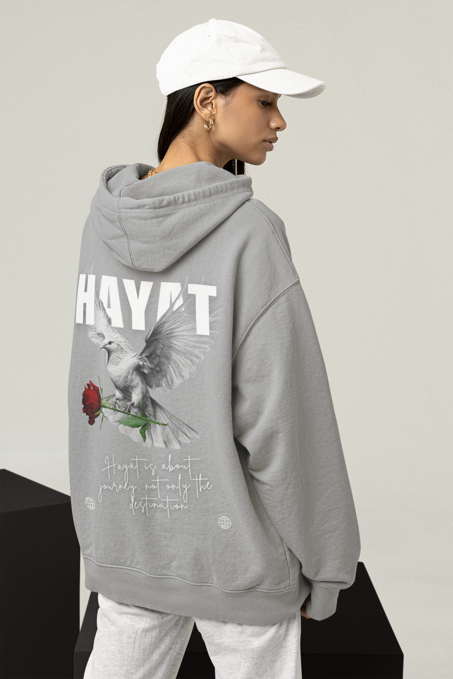 HAYAT OVERSIZED HOODIE